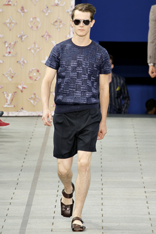 Louis Vuitton / - 2012